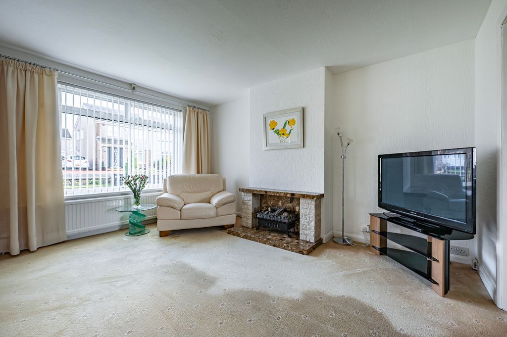 Property photo 3 of 37