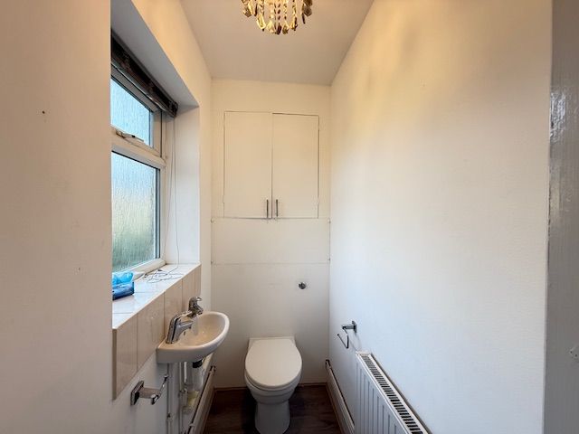 Property photo 3 of 7 Cloakroom/wc