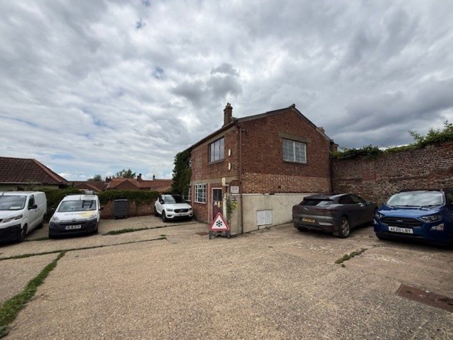Property photo 2 of 7