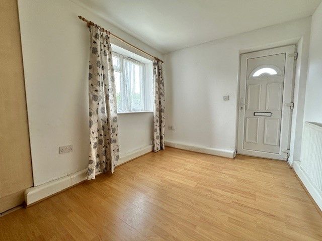 Property photo 3 of 6 Livingroom 2