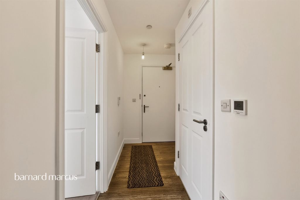 Property photo 3 of 21