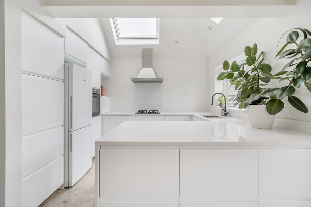 Property photo 2 of 22 1386260-16-69418d...