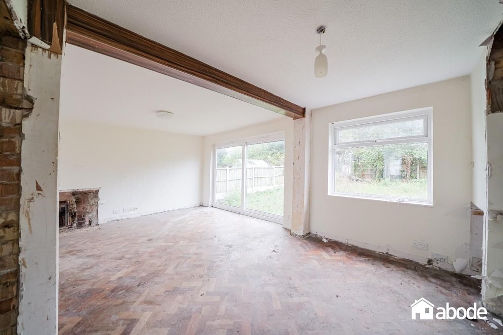 Property photo 3 of 25 Gorse Way-11.Jpg