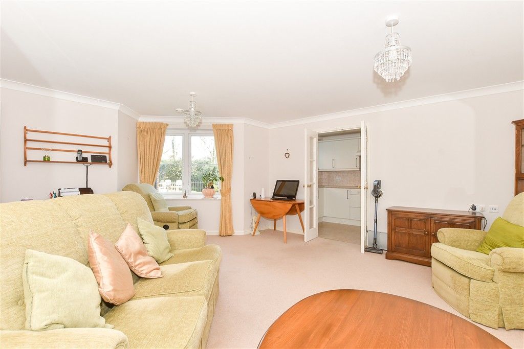 Property photo 1 of 7 Lounge/Diner