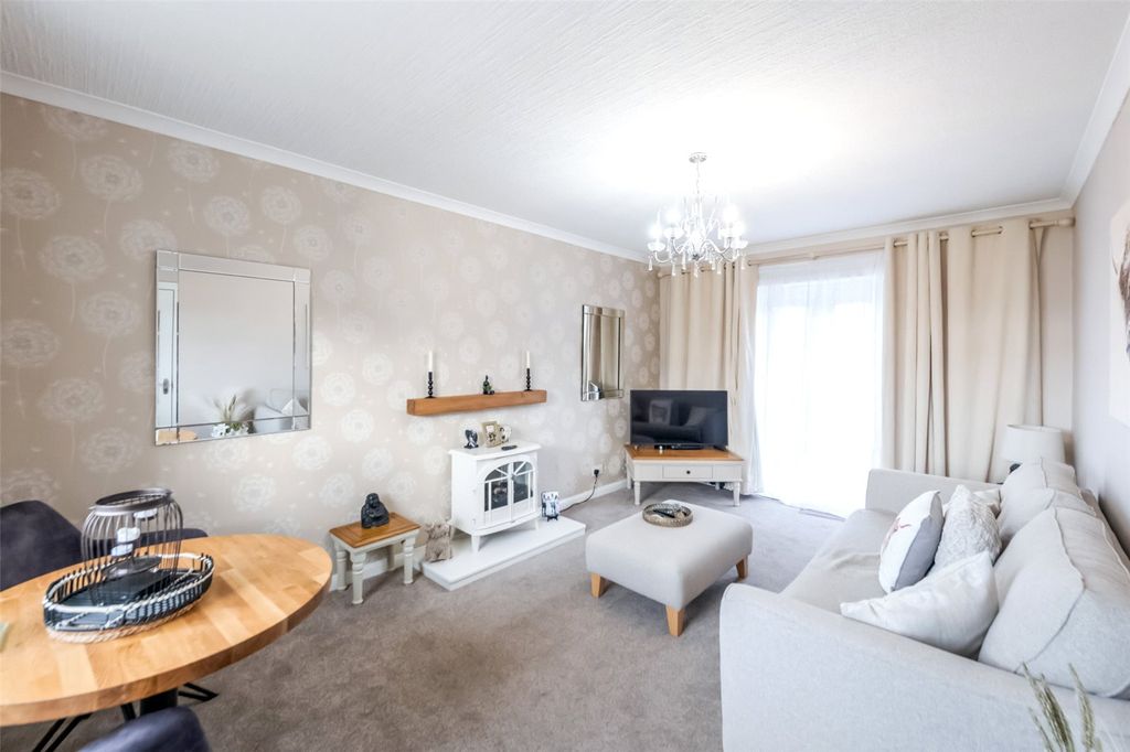 Property photo 2 of 21 Picture No. 15