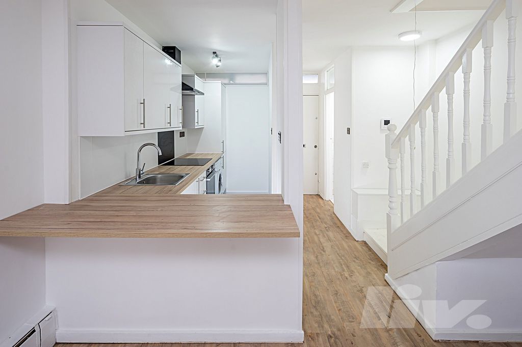 Property photo 2 of 14 Photo 1