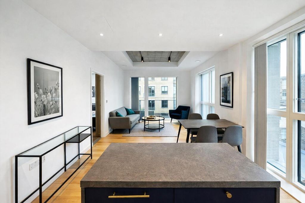 Property photo 1 of 12 65B23E66-4945-4A38-9675-1c9740E15c20.Png