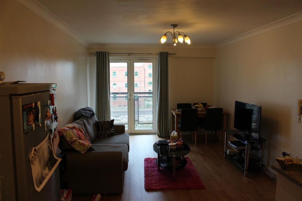 Property photo 3 of 8