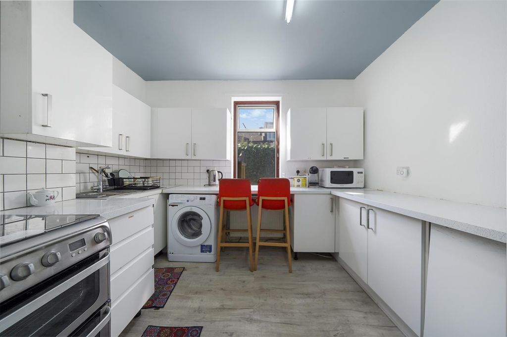 Property photo 3 of 16 Kitchen