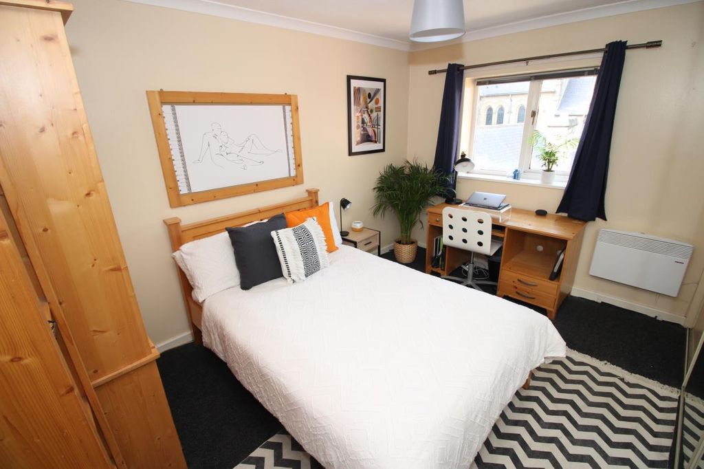 Property photo 2 of 9