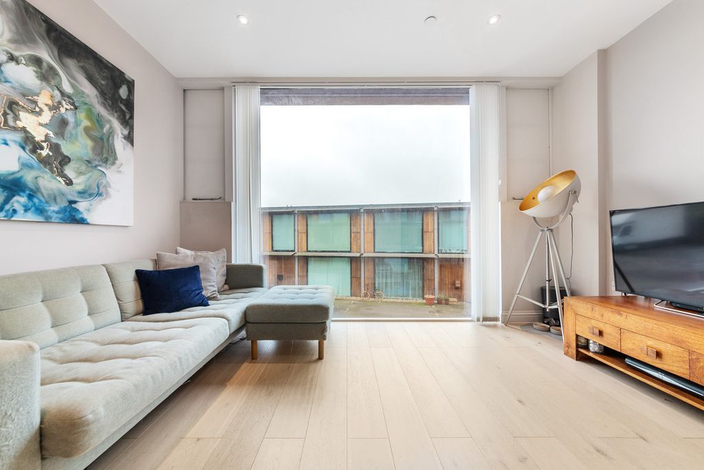 Property photo 1 of 9