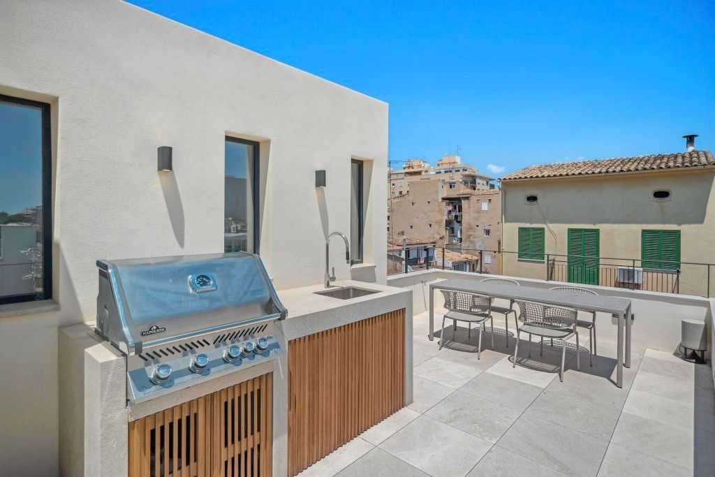 Property photo 3 of 20 Upper Terrace (2)