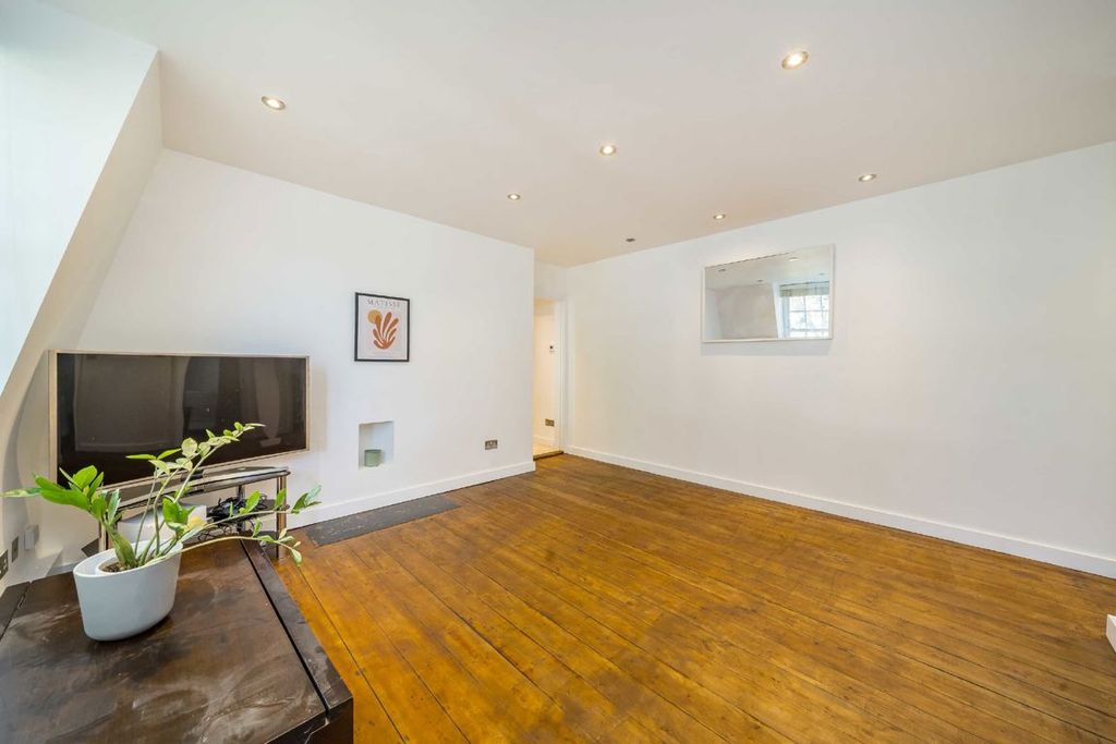 Property photo 3 of 8