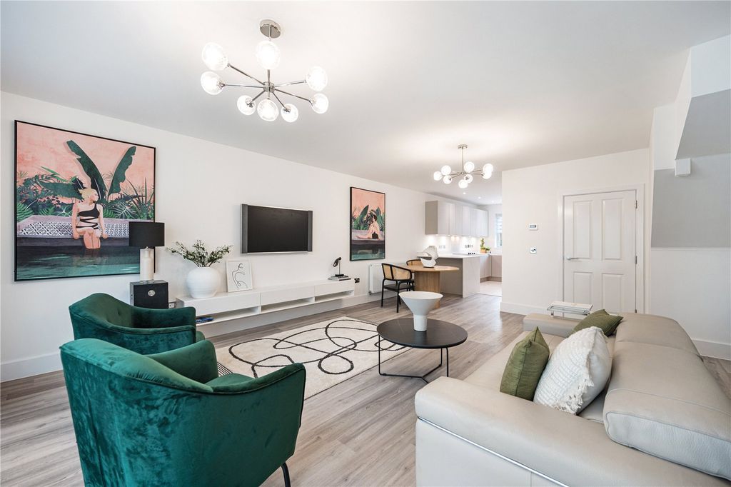 Property photo 2 of 21 Living Room