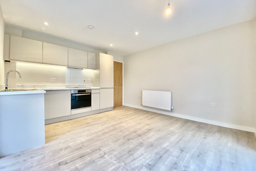 Property photo 3 of 10 Photo 02