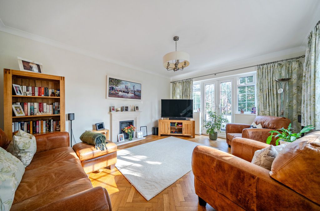 Property photo 3 of 29 1411098-16-69A8Ae...