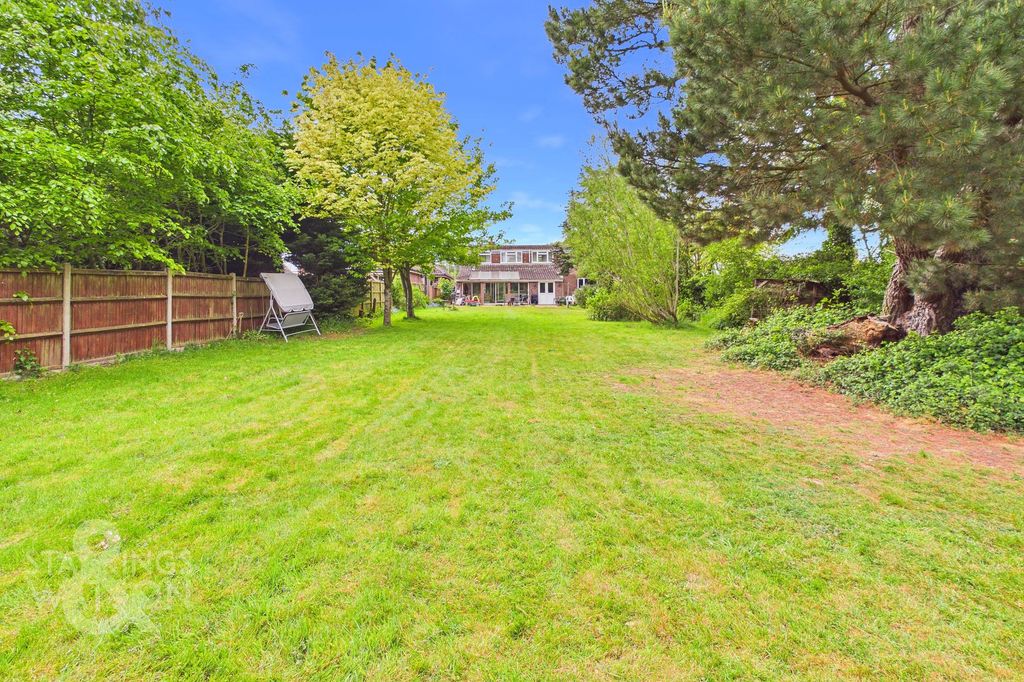 Property photo 2 of 24