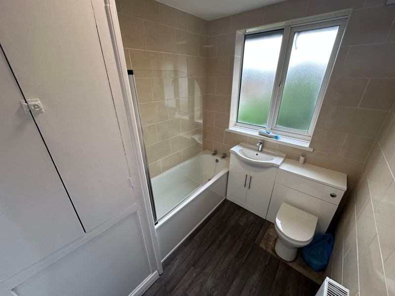 Property photo 3 of 13 Bathroom
