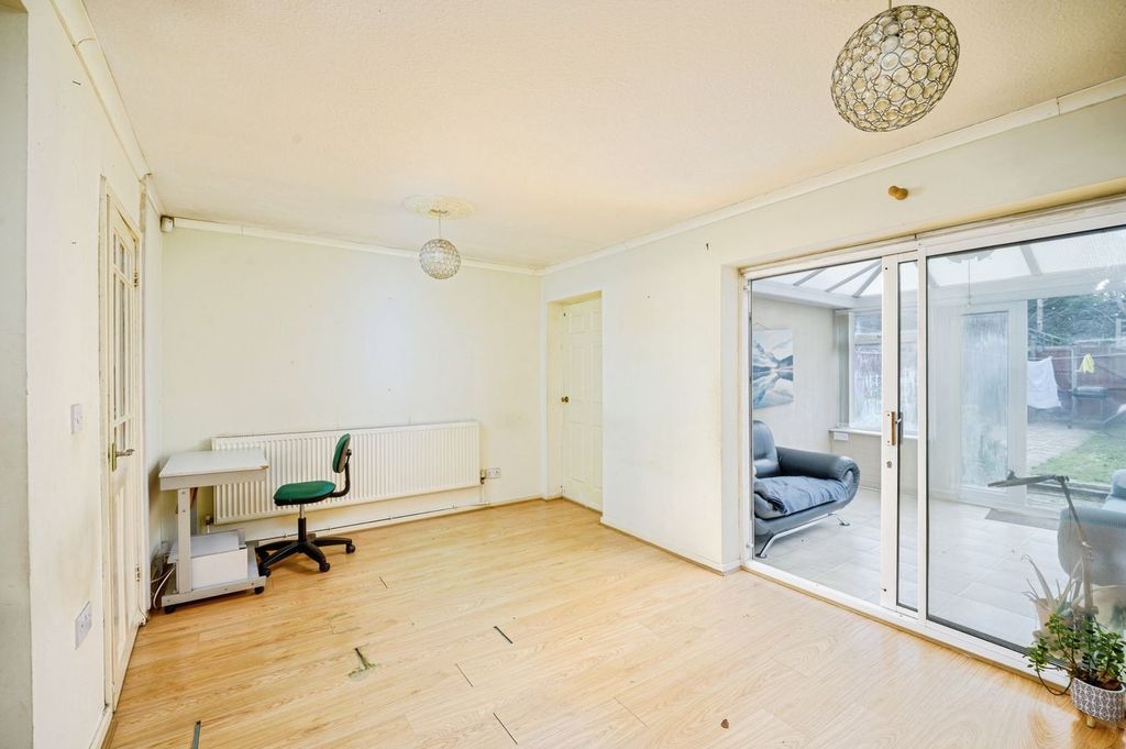 Property photo 2 of 20