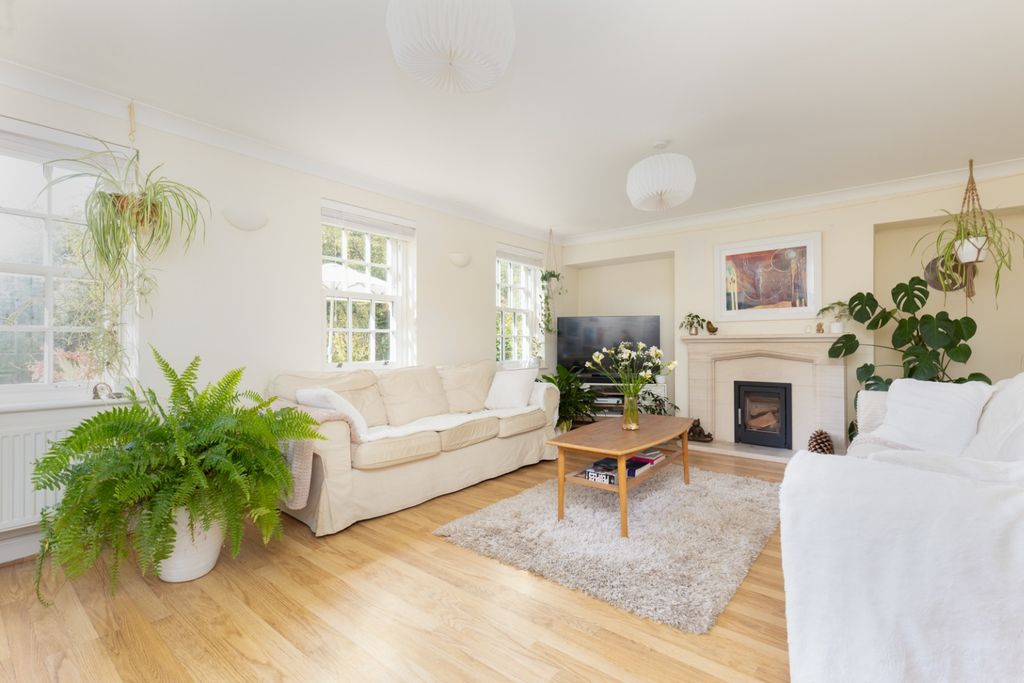 Property photo 3 of 24 4011784