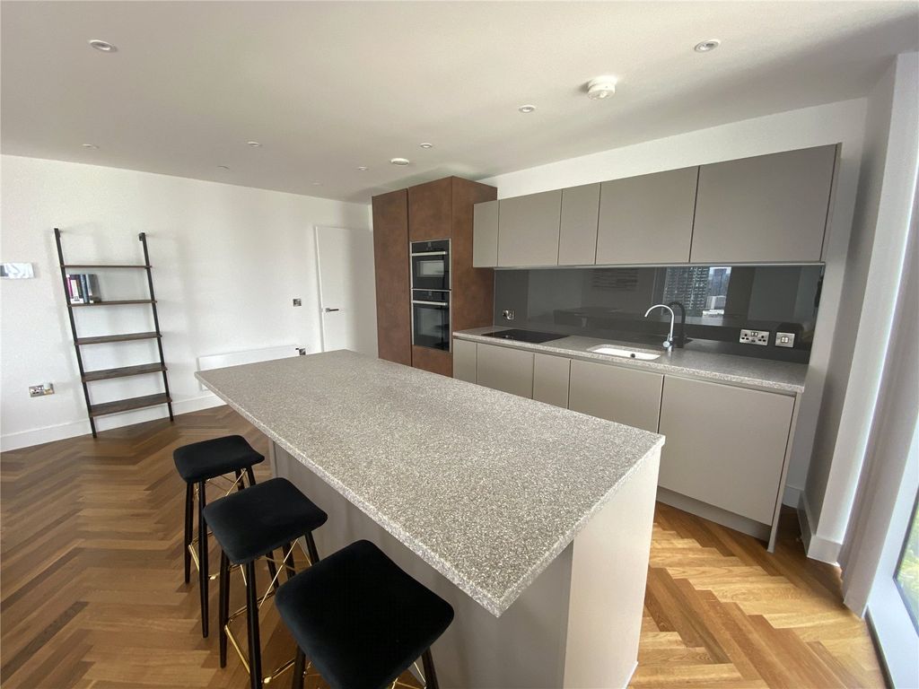 Property photo 3 of 22 Picture No. 02