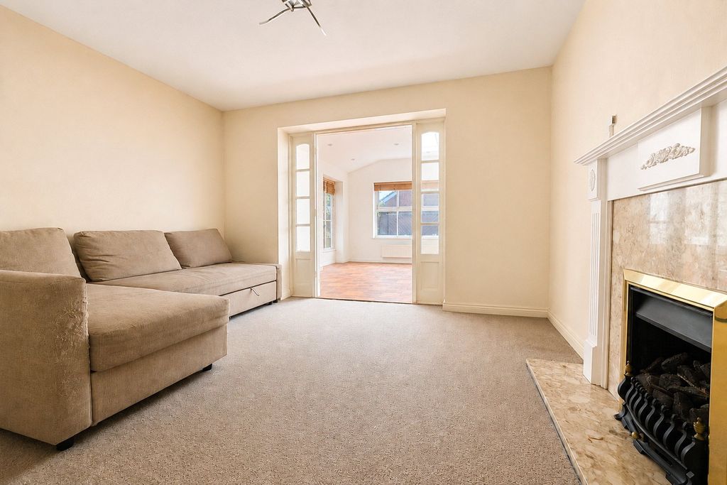 Property photo 3 of 16 Picture No. 06
