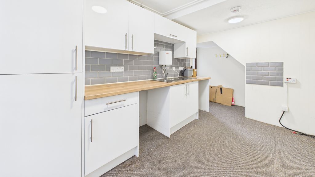 Property photo 3 of 7 Gallery