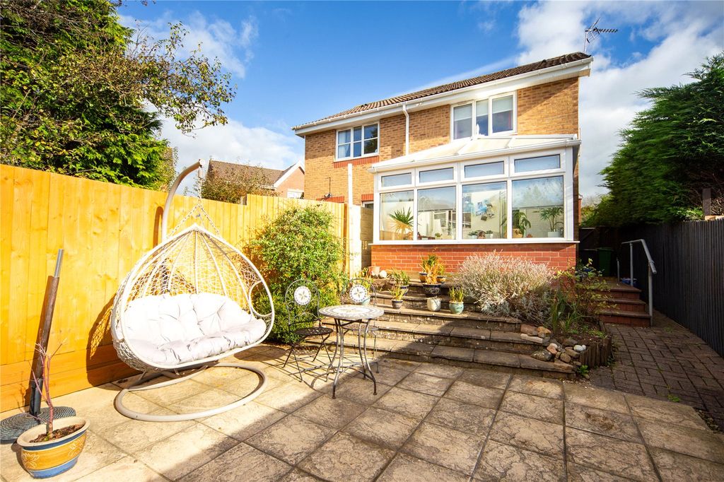 Property photo 2 of 19 Picture No. 21