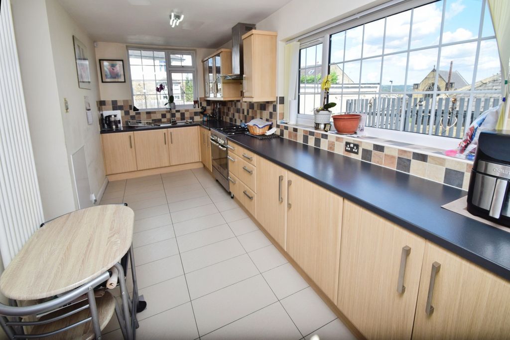 Property photo 2 of 26 854F2E1F-Kitchen