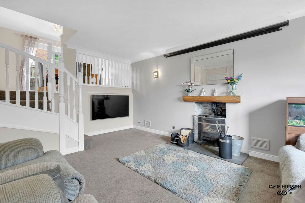 Property photo 2 of 30