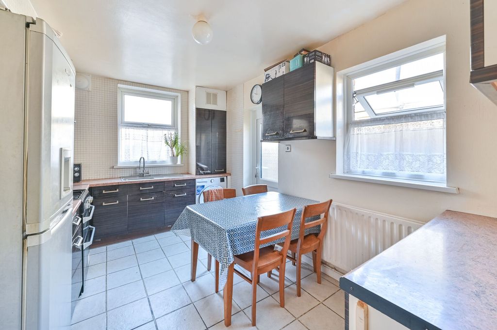 Property photo 3 of 22