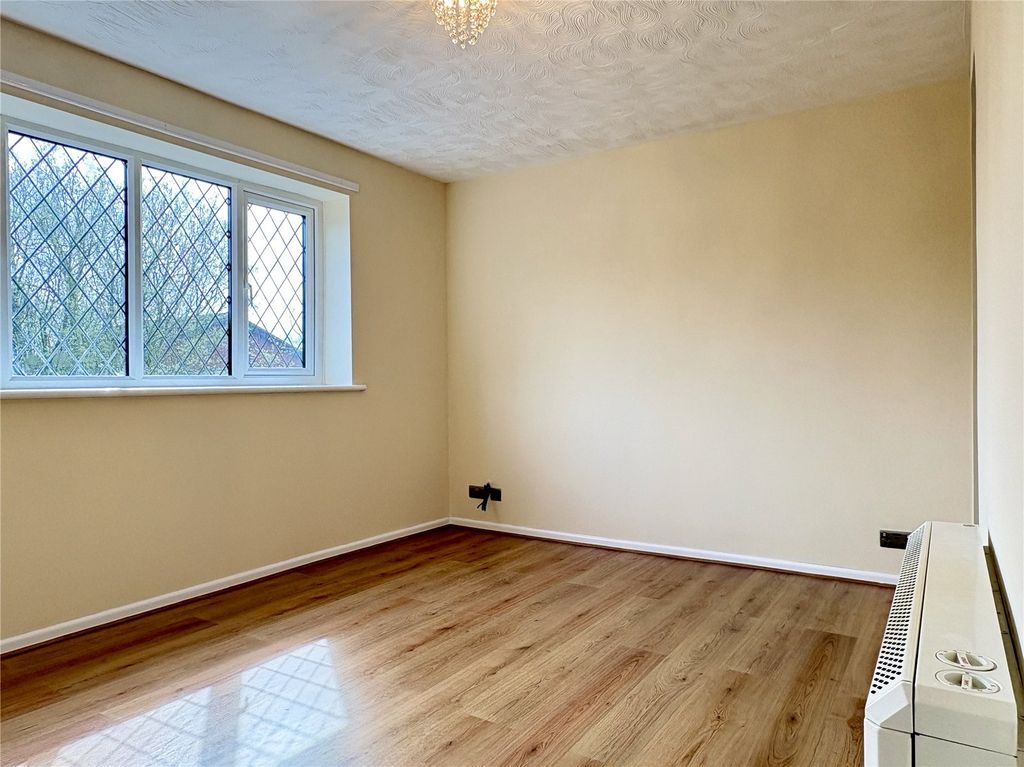 Property photo 2 of 13 Lounge