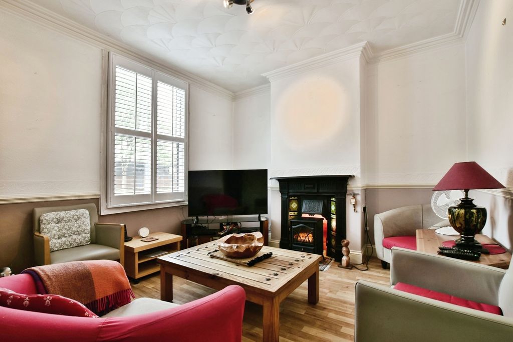Property photo 2 of 25 Pbox-Img.Jpg