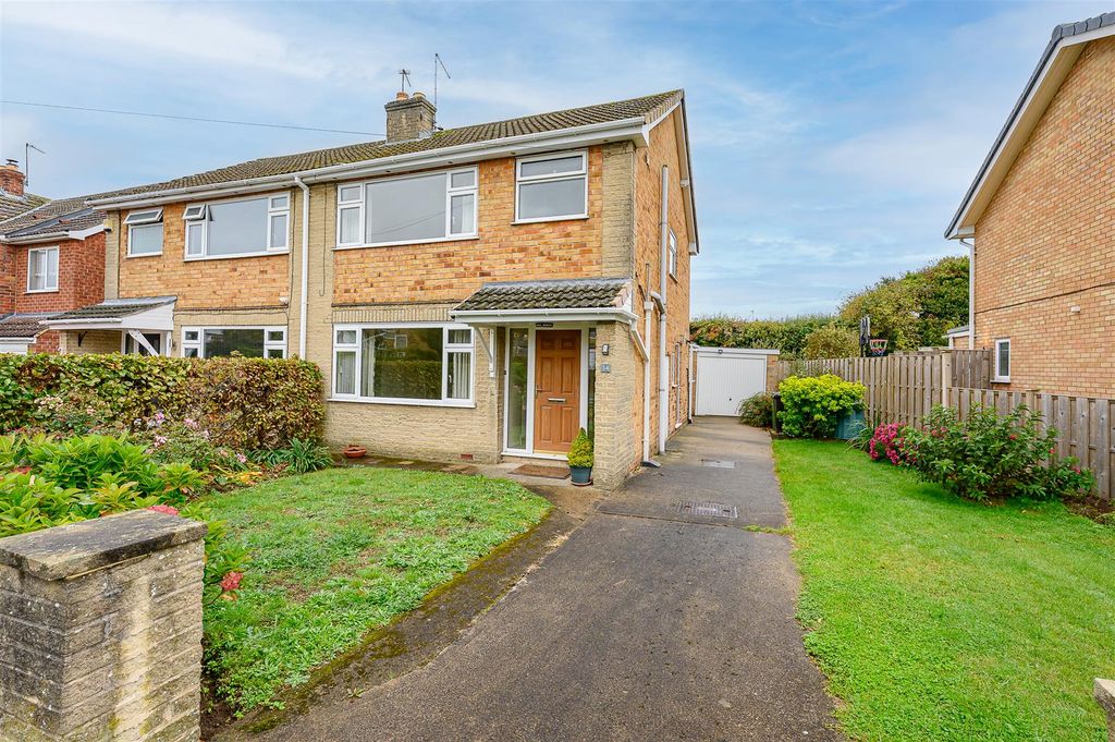 Property photo 1 of 13 External