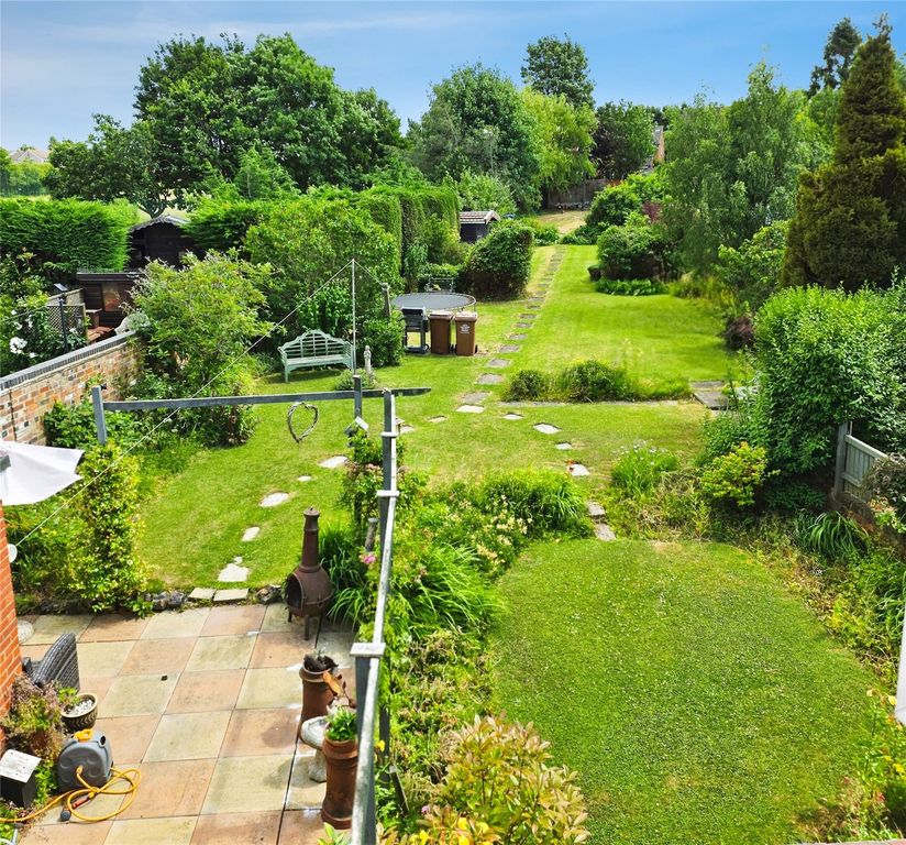 Property photo 2 of 21 Garden