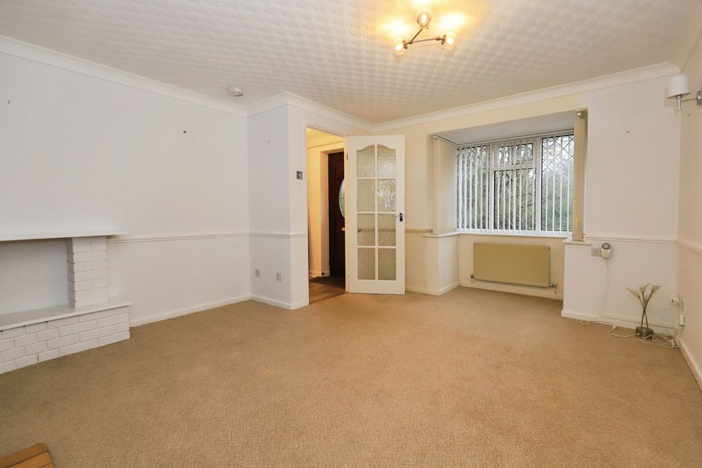 Property photo 2 of 12 Lounge