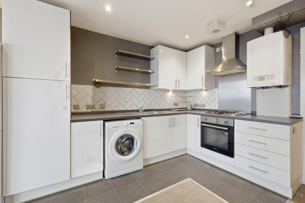 Property photo 3 of 8