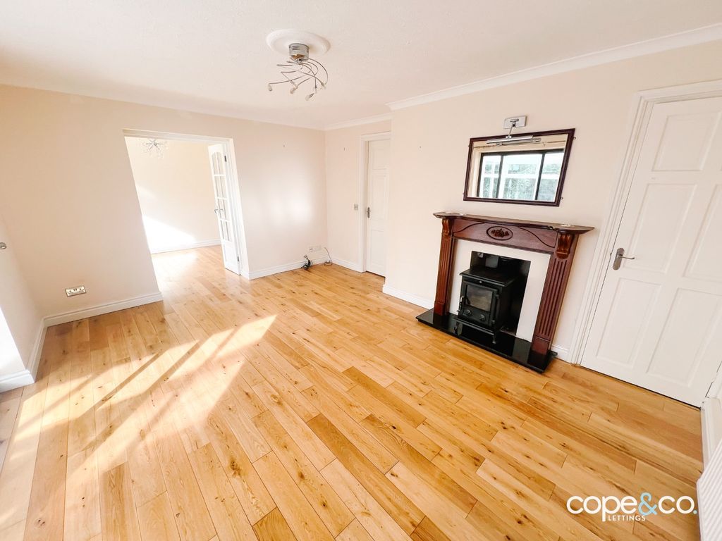 Property photo 3 of 15 3990995