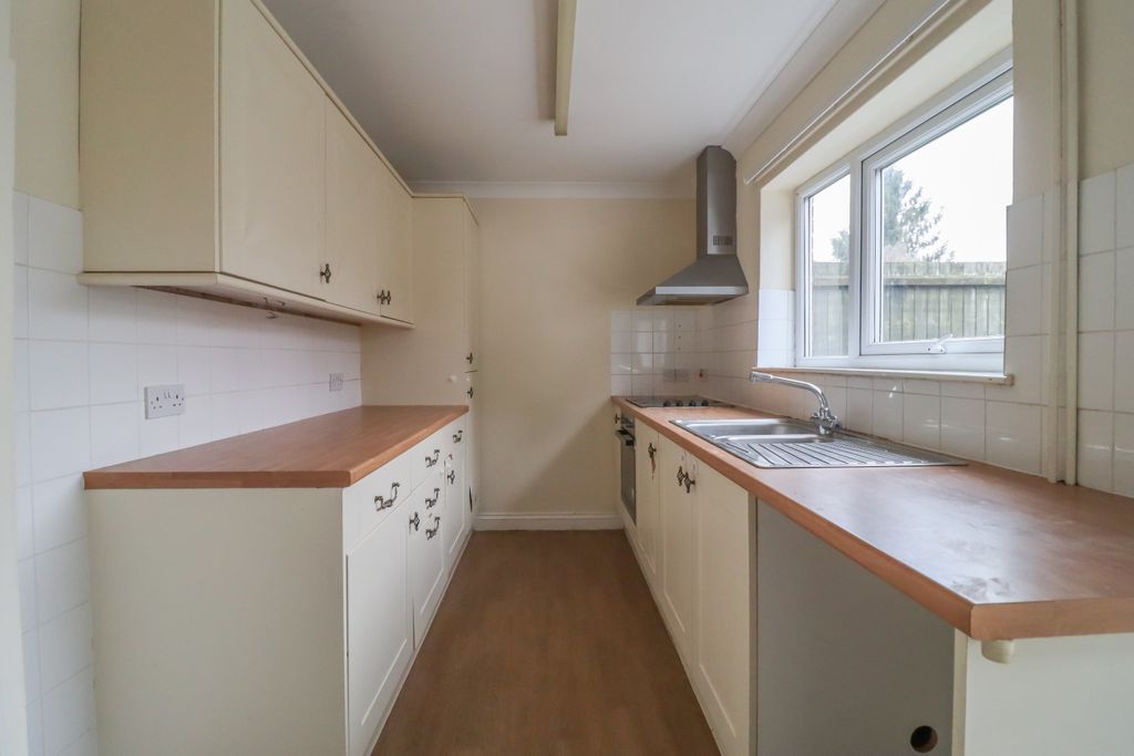 Property photo 2 of 19 4895212