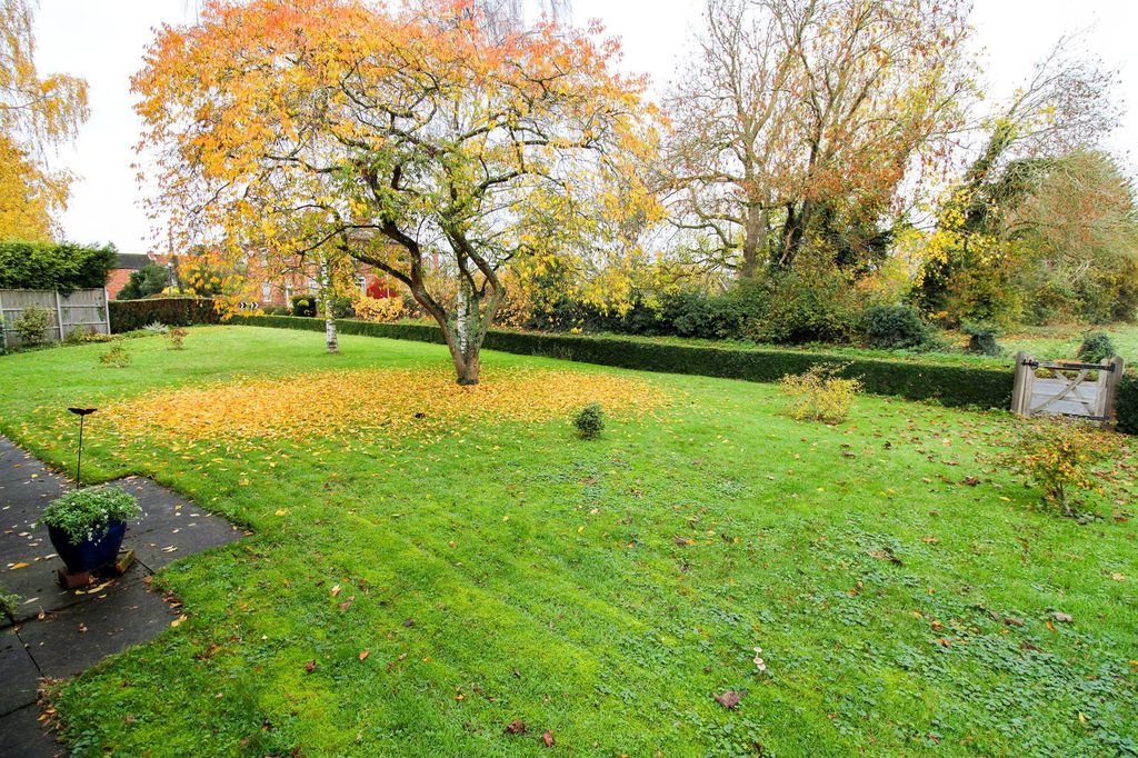 Property photo 2 of 21