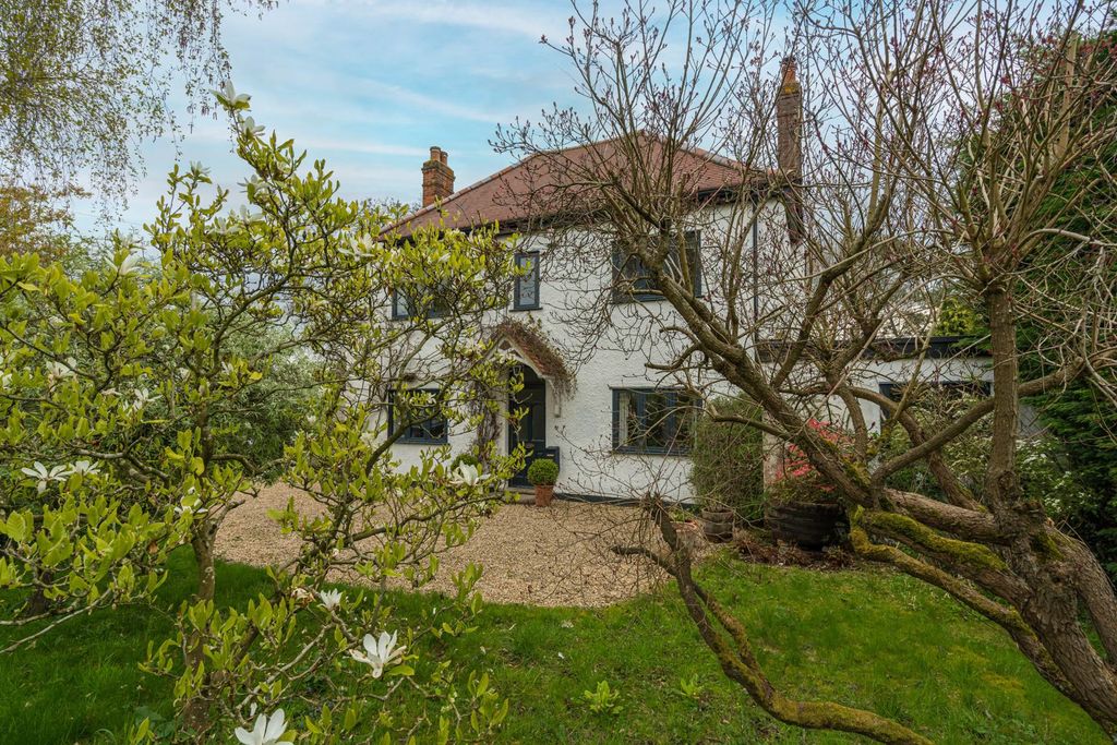 Property photo 2 of 29