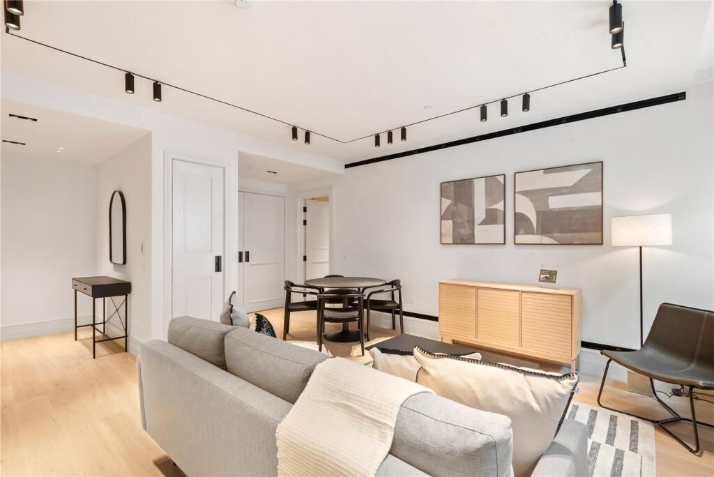 Property photo 1 of 2