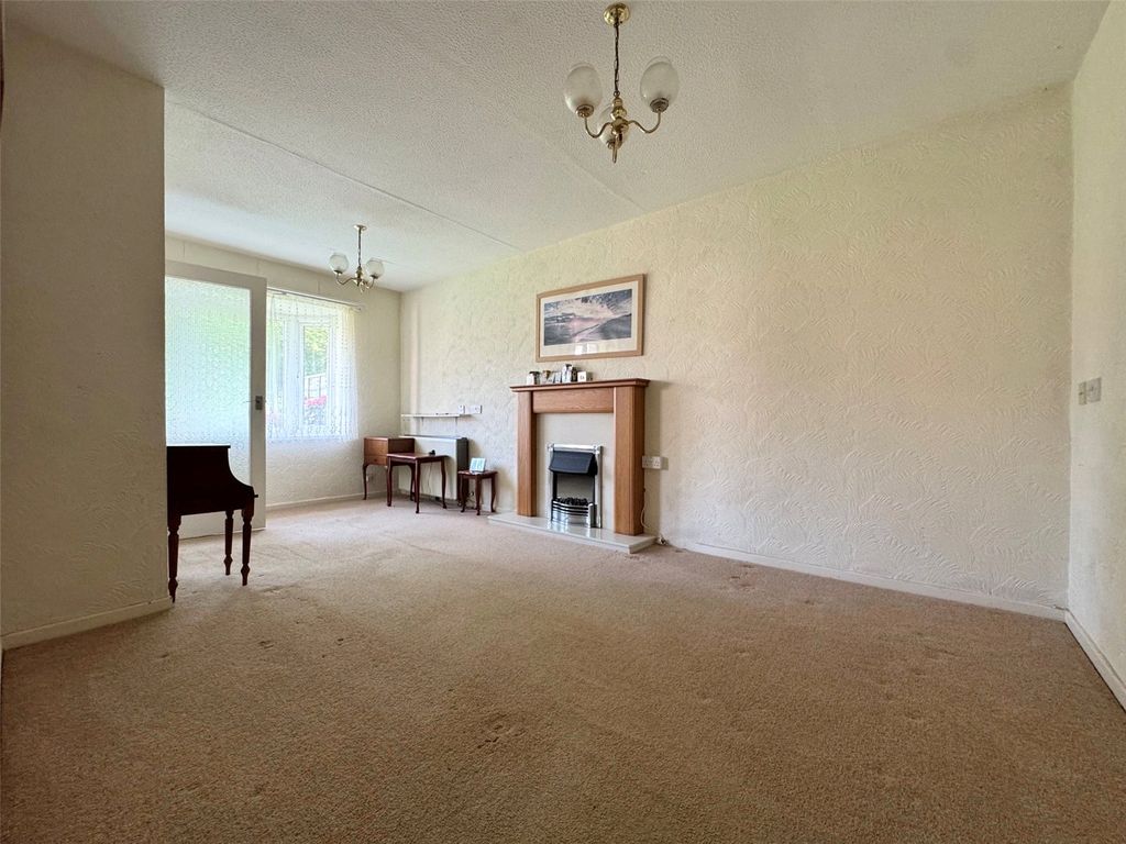 Property photo 3 of 8 Living Room