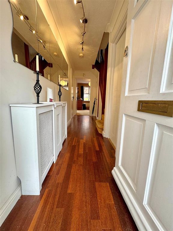 Property photo 3 of 17 Hallway.Jpg