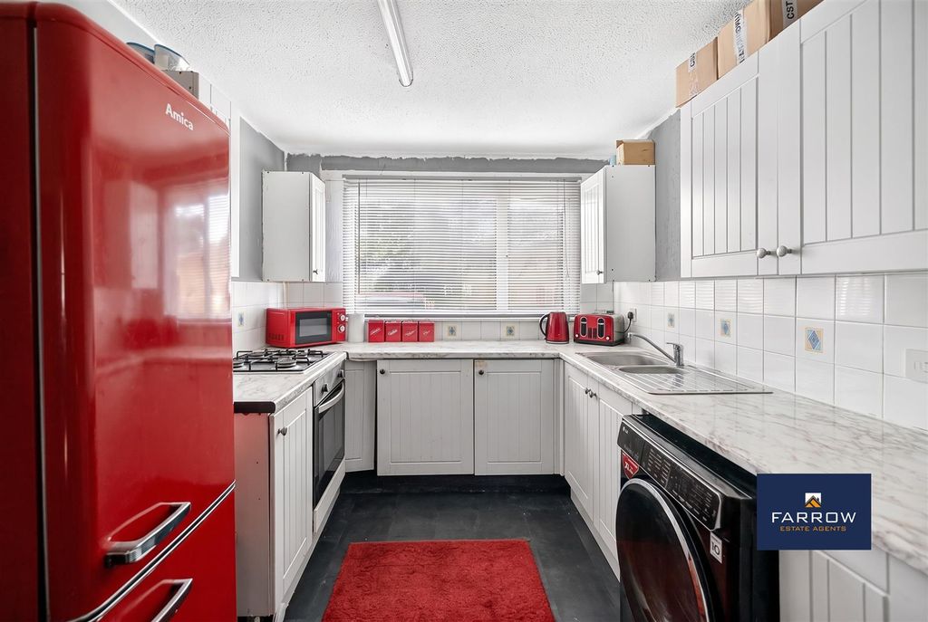 Property photo 2 of 20 Kitchen