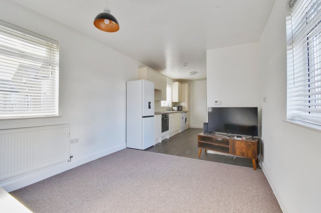Property photo 3 of 7 Picture No. 06