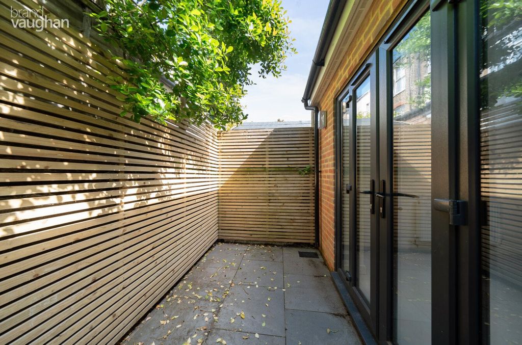 Property photo 2 of 9 External