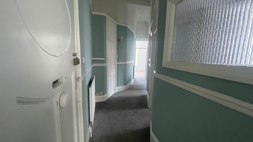 Property photo 3 of 8 Hallway