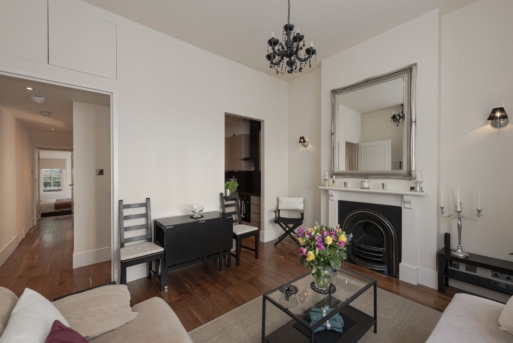 Property photo 3 of 13 Reception 2