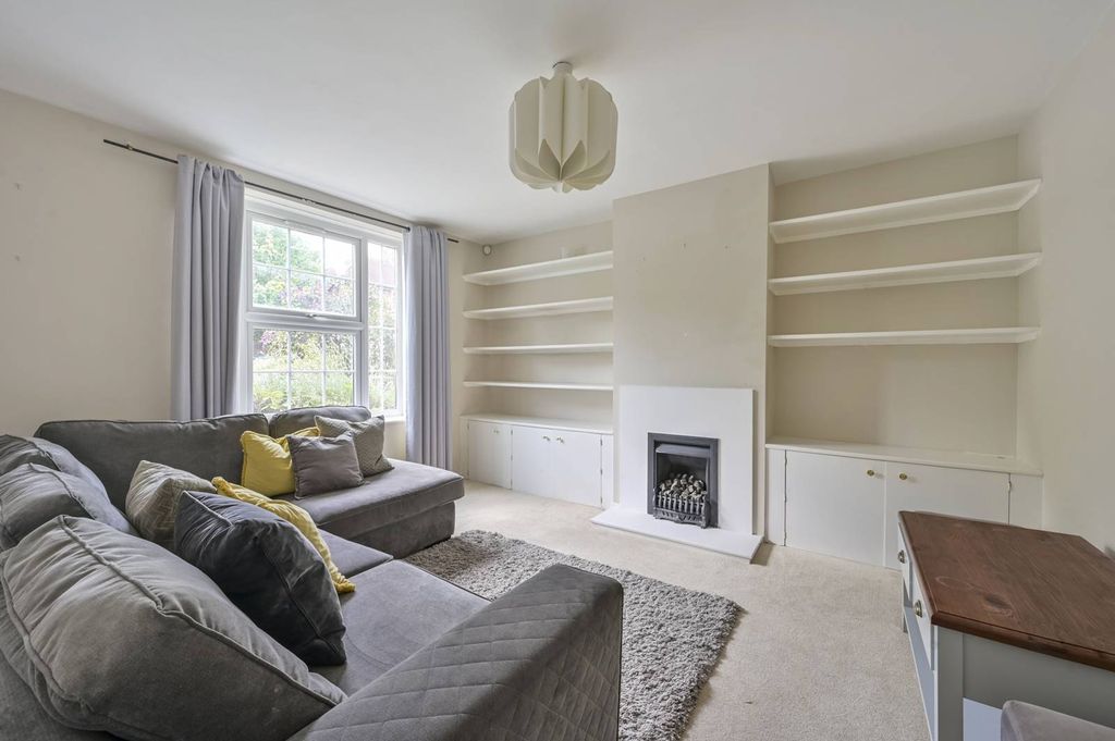 Property photo 2 of 12